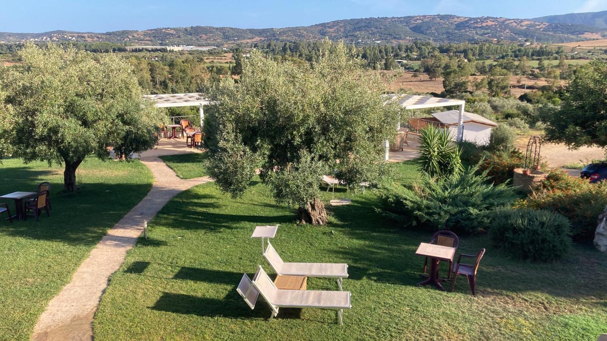 Hotel Essenza Di Mirto La Caletta Zewnętrze zdjęcie