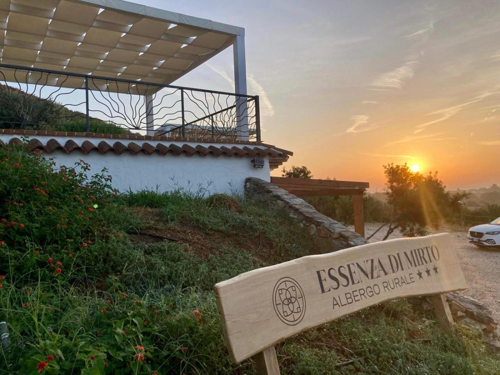 Hotel Essenza Di Mirto La Caletta Zewnętrze zdjęcie
