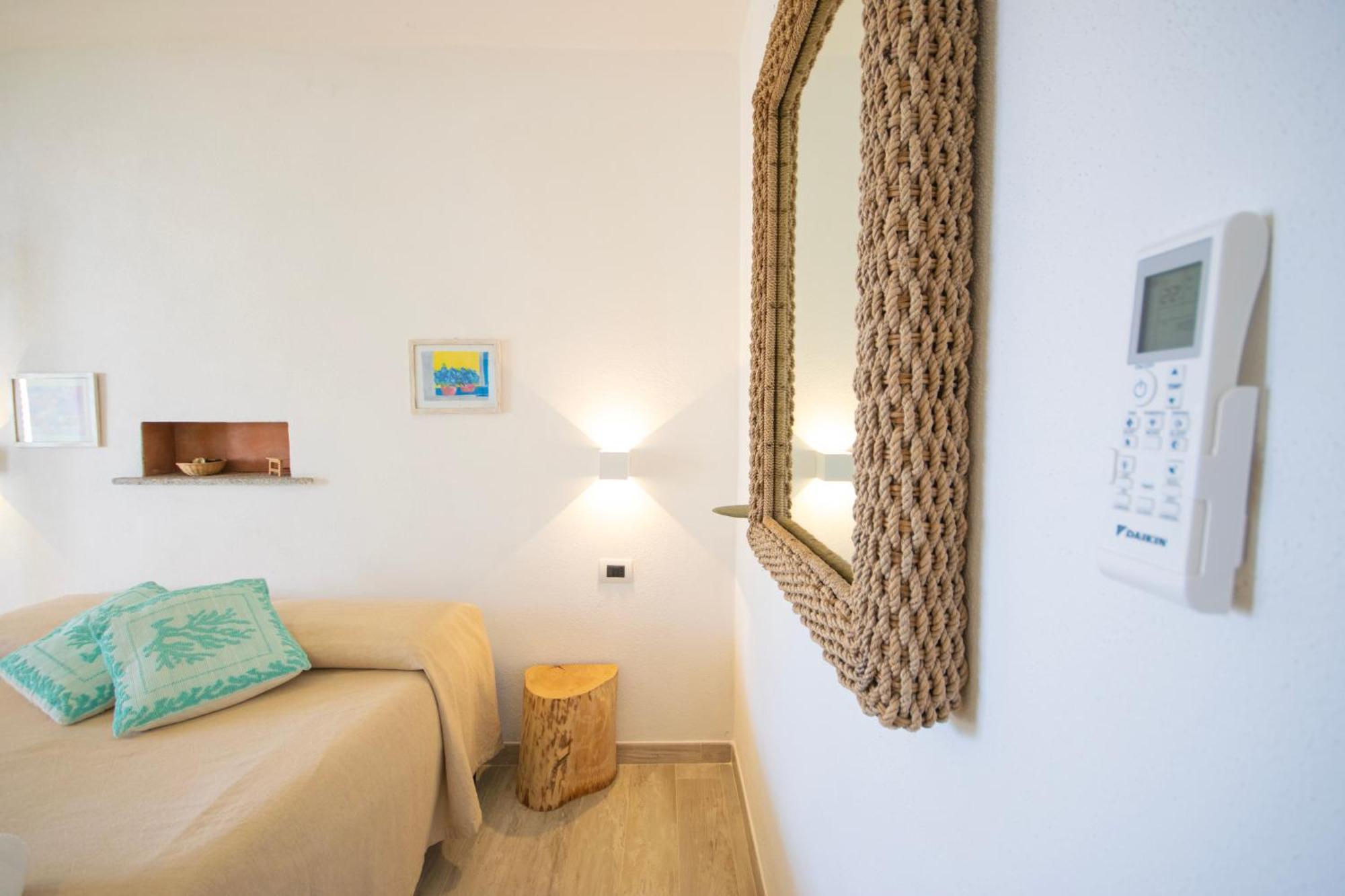 Hotel Essenza Di Mirto La Caletta Zewnętrze zdjęcie