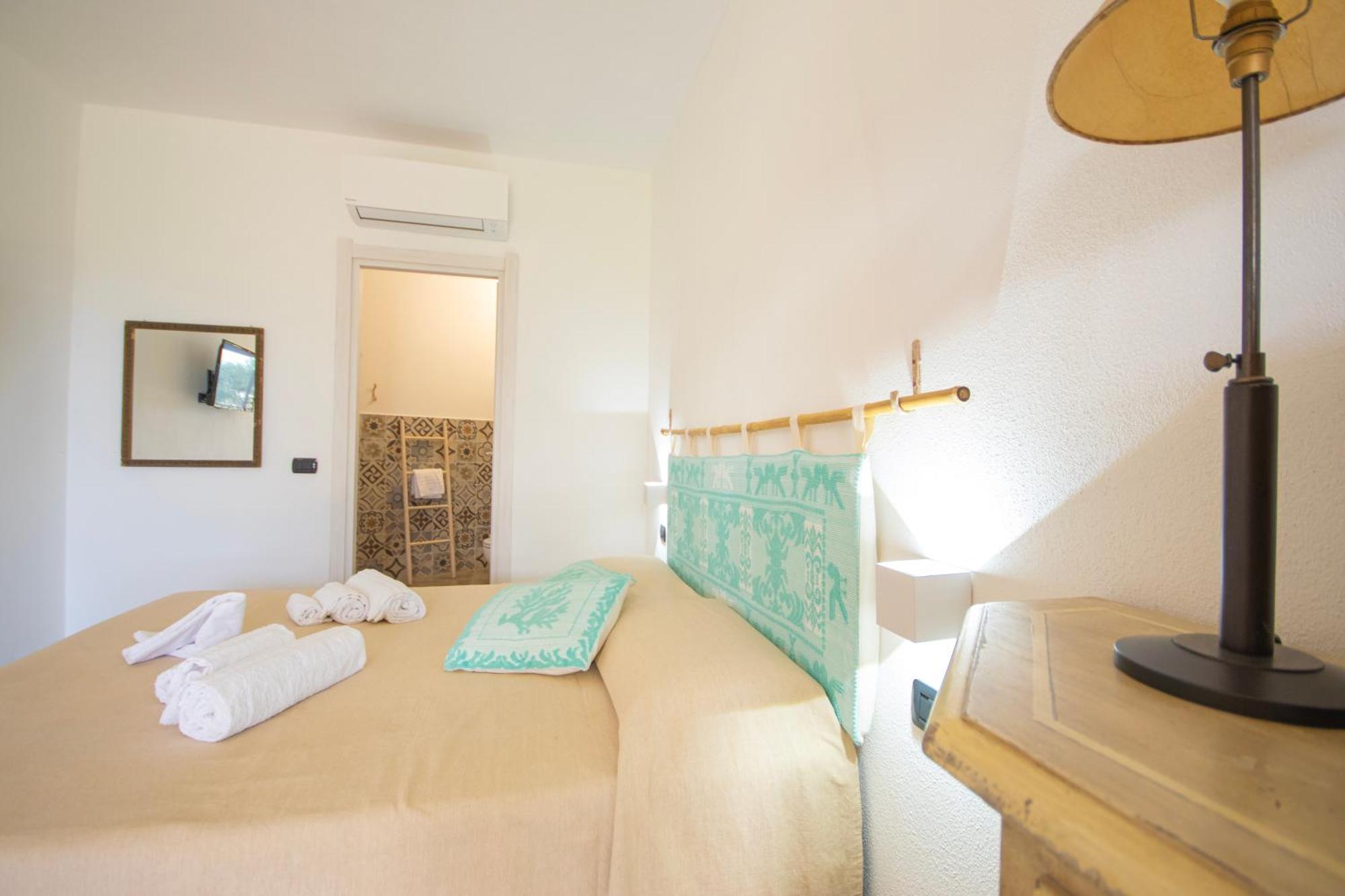 Hotel Essenza Di Mirto La Caletta Zewnętrze zdjęcie