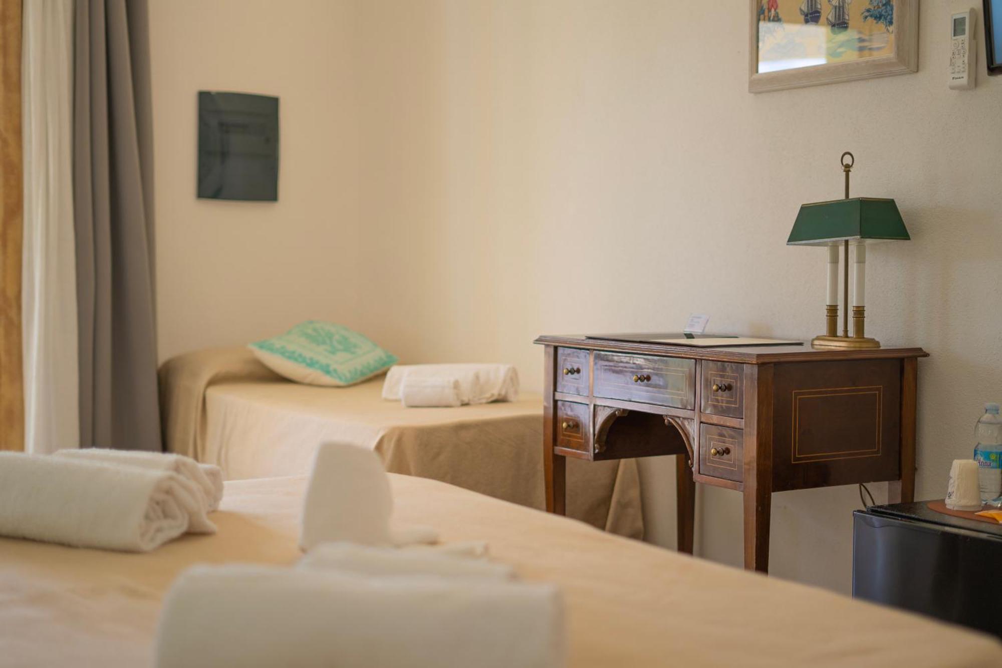 Hotel Essenza Di Mirto La Caletta Zewnętrze zdjęcie
