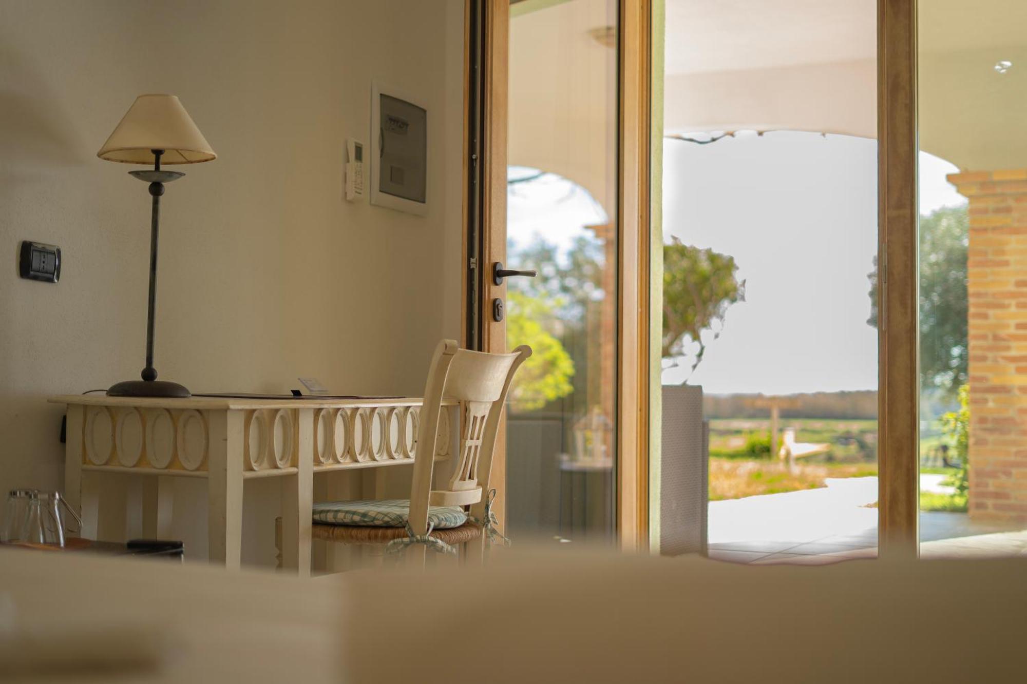Hotel Essenza Di Mirto La Caletta Zewnętrze zdjęcie