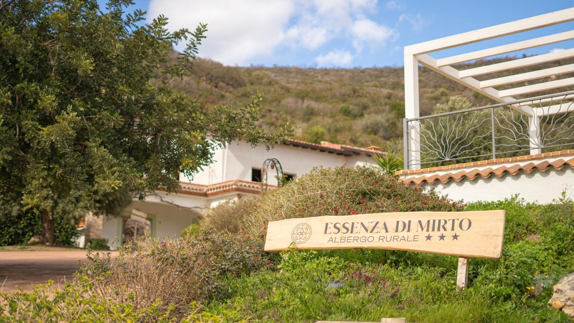 Hotel Essenza Di Mirto La Caletta Zewnętrze zdjęcie