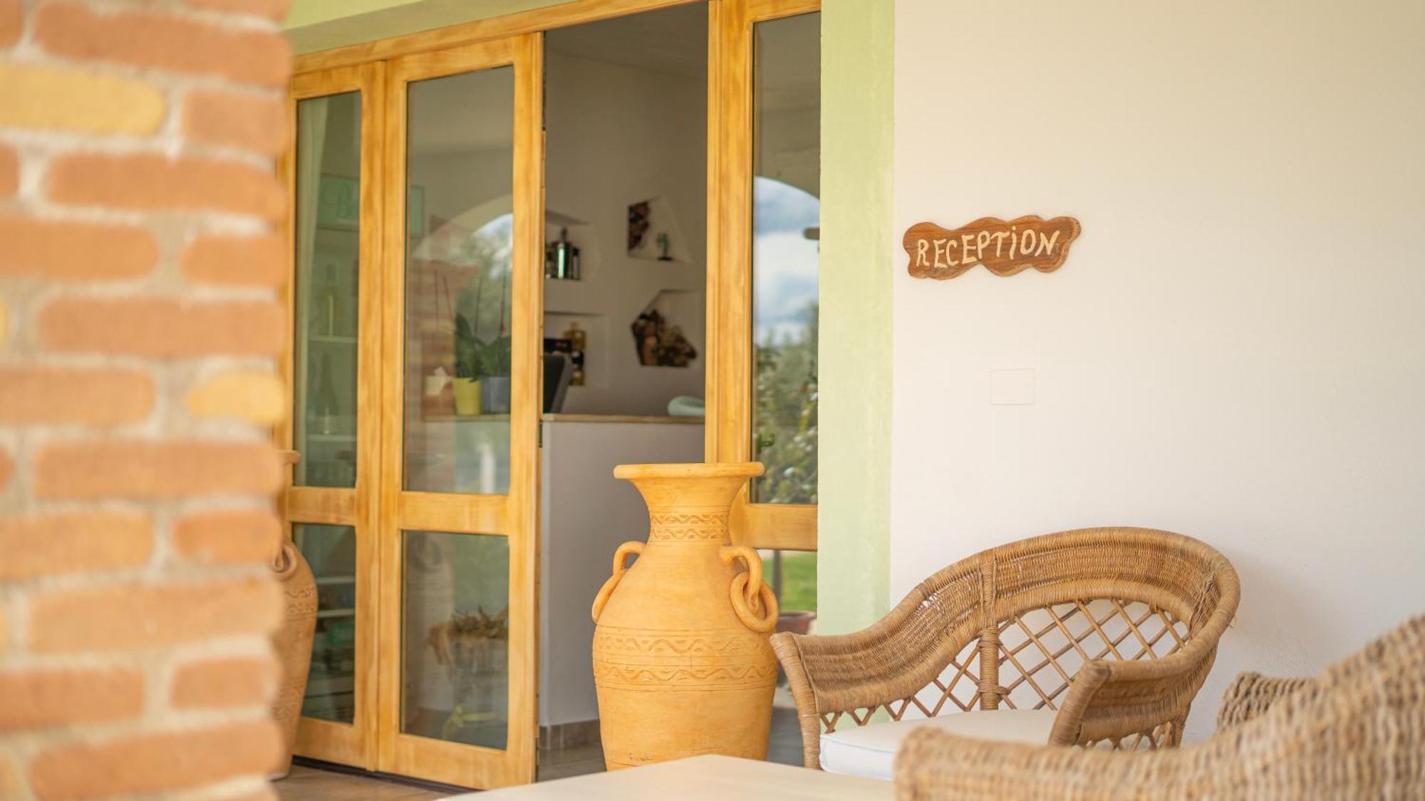 Hotel Essenza Di Mirto La Caletta Zewnętrze zdjęcie